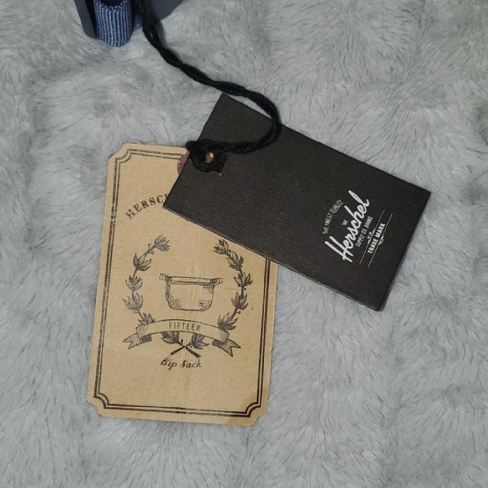 NWT Herschel Supply Co. The Fifteen Hip Sack - Picture 5 of 12
